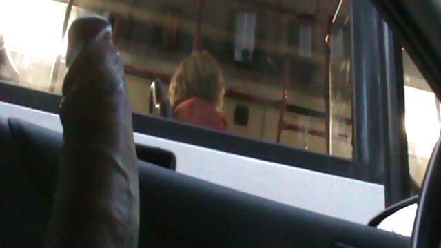 Domatrix بیدمشک در حالی که دانلود کلیپ یکسی ساعت مچی تماشا می کند fucks