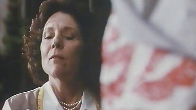 آلیکس و آلیا از دانلودکوس وکون میز آشپزخانه برای فاک استفاده می کنند